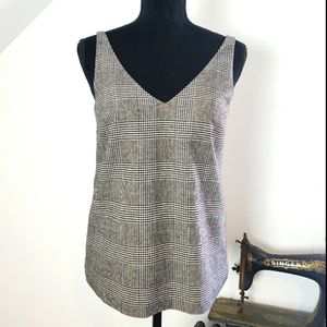 Banana Republic V-Neck  Plaid Tank Top 🤩